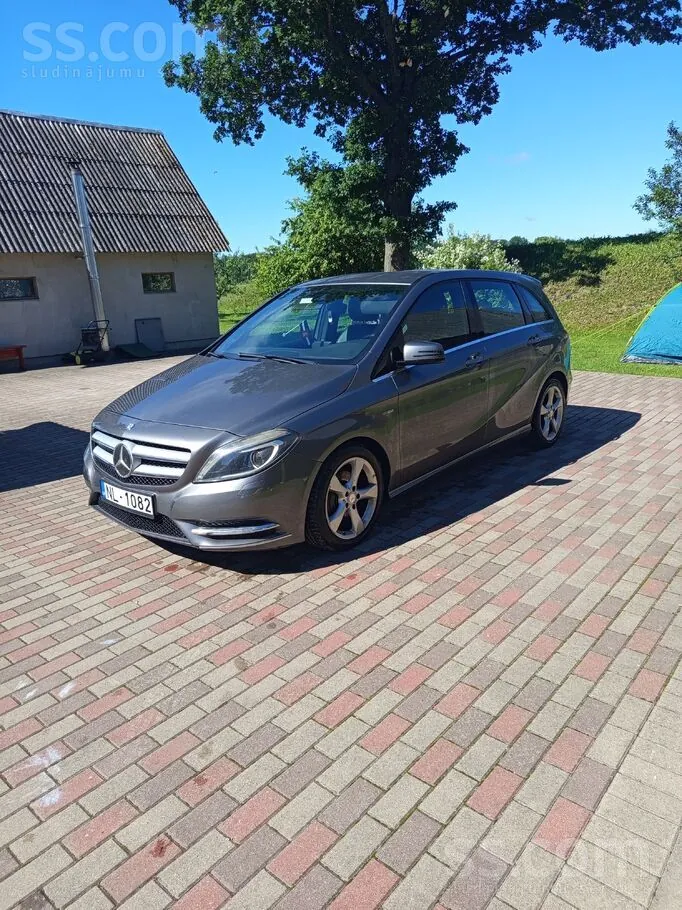 Mercedes-Benz B200