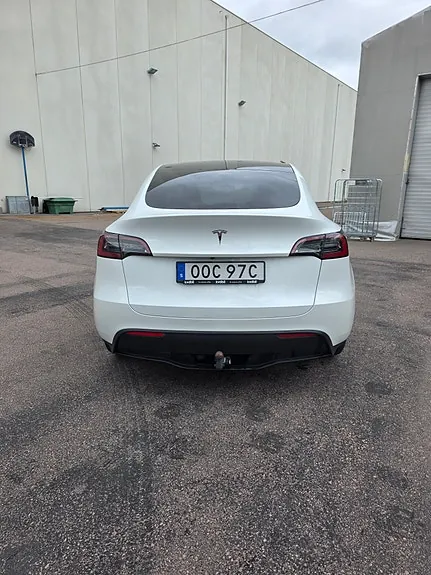 Tesla Model Y 2023 photo 3