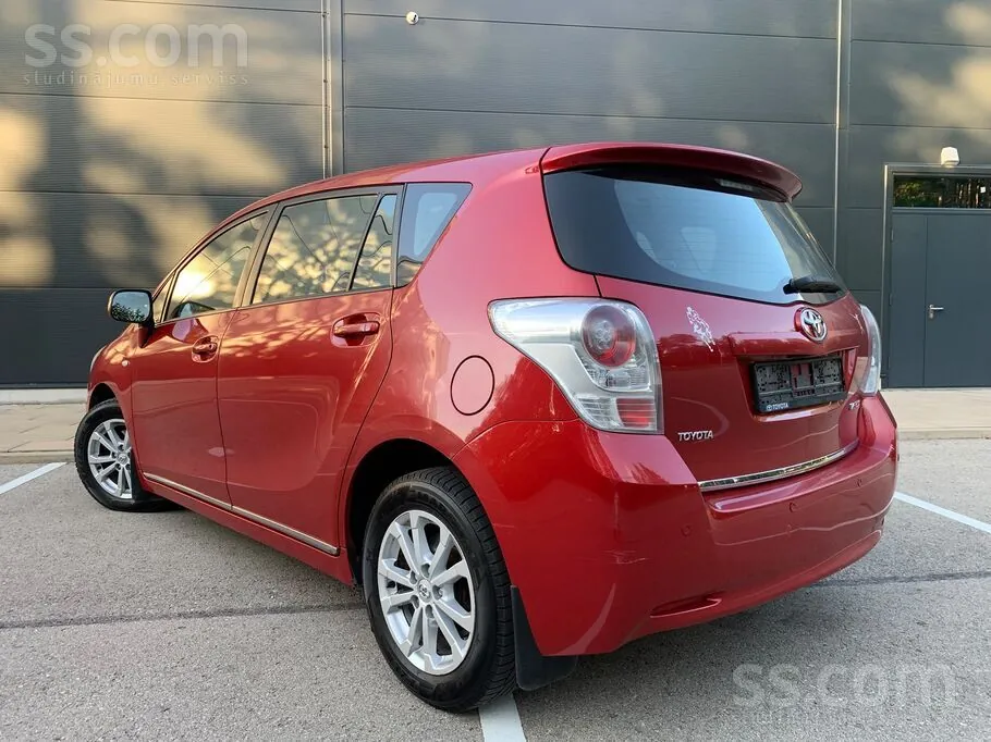 Toyota Verso 2011 photo 4