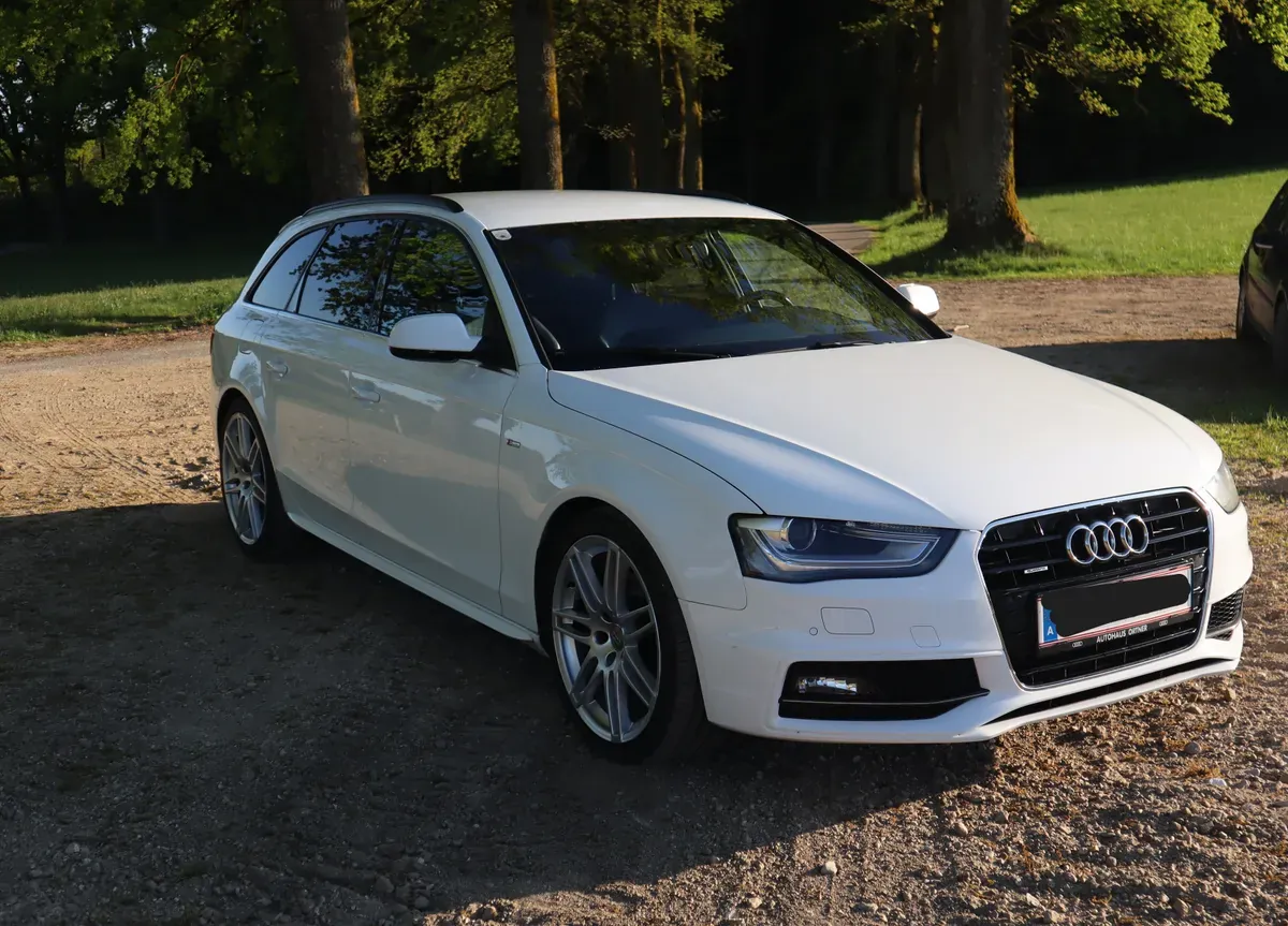 Audi A4 2012 photo 3