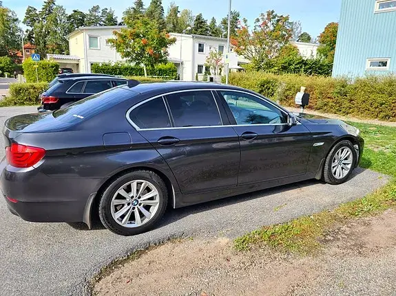 BMW 520D 2011 photo 2