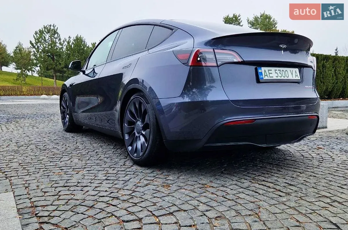Tesla Model Y 2022 photo 2