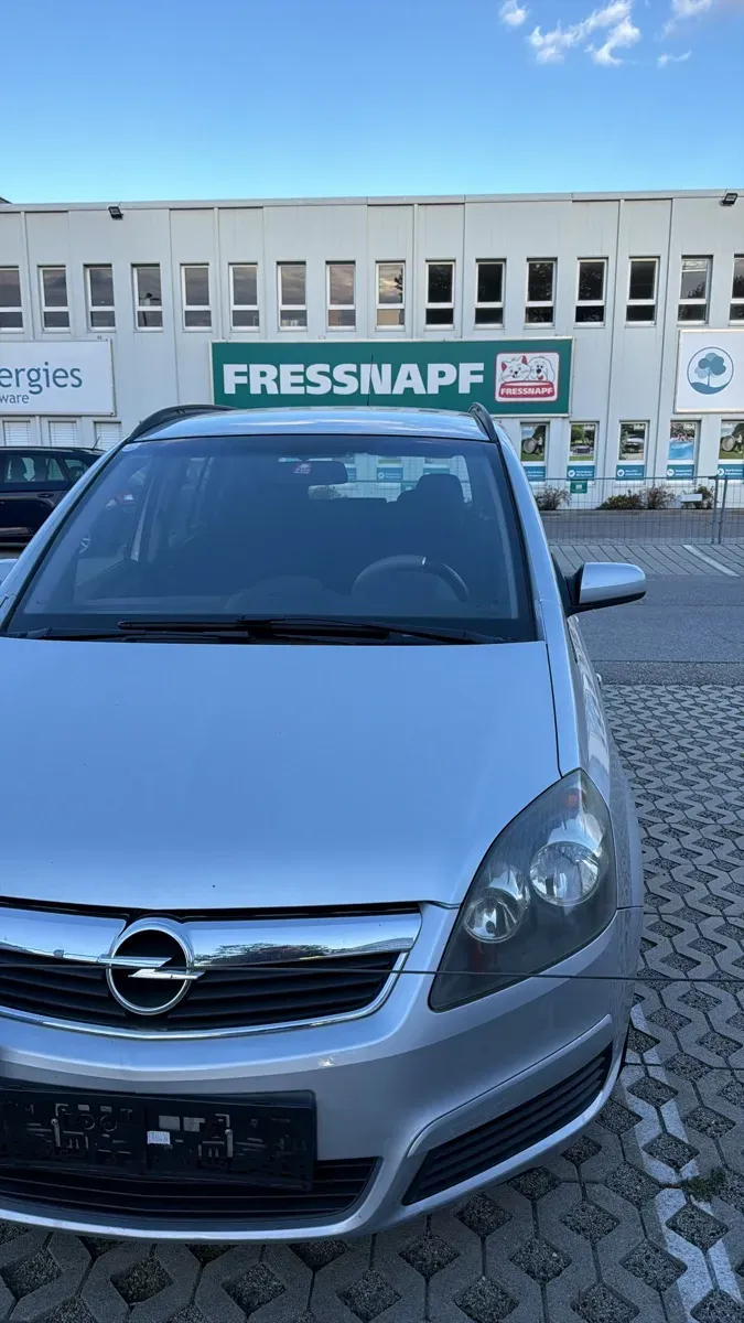 Opel Zafira 2007 photo 2