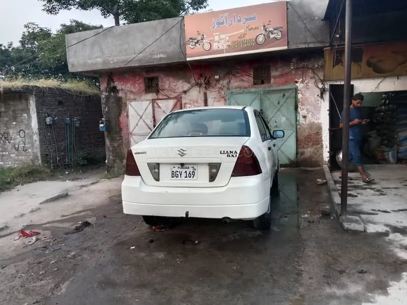 Suzuki Liana