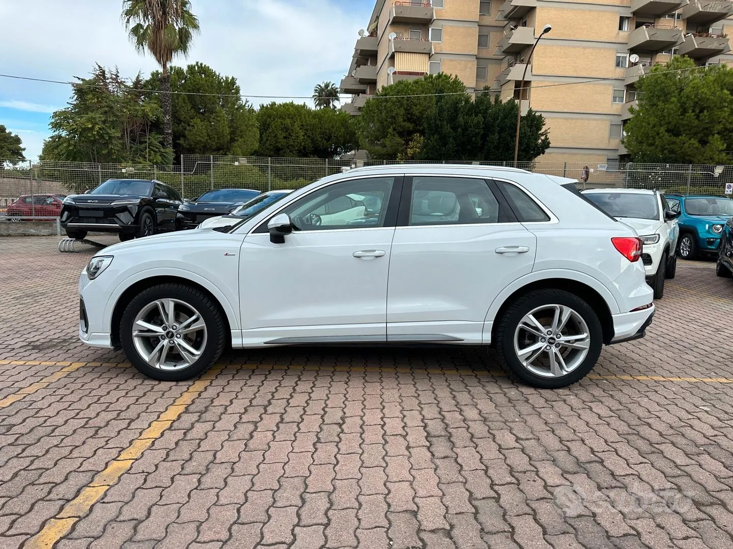 Audi Q3 2020 photo 2