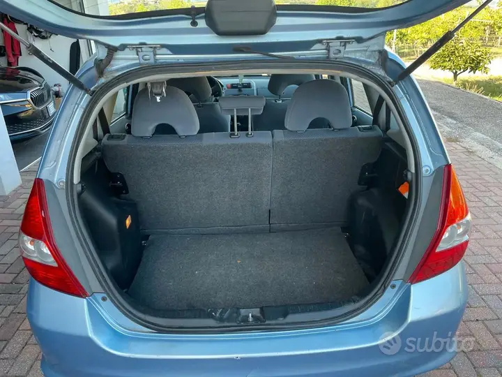 Honda Jazz 2004 photo 2