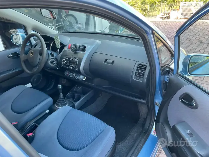 Honda Jazz 2004 photo 4