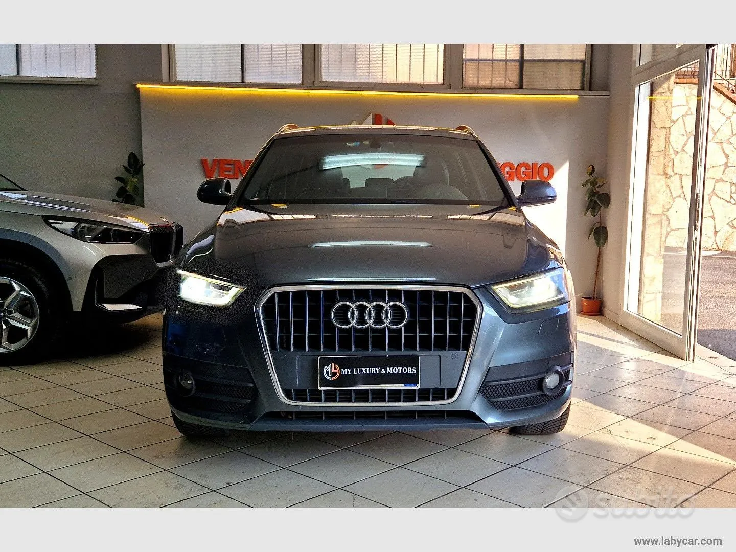 Audi Q3 2012 photo 2
