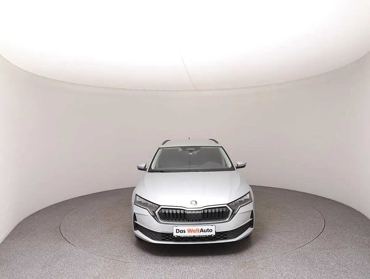 Skoda Octavia 2025 photo 3