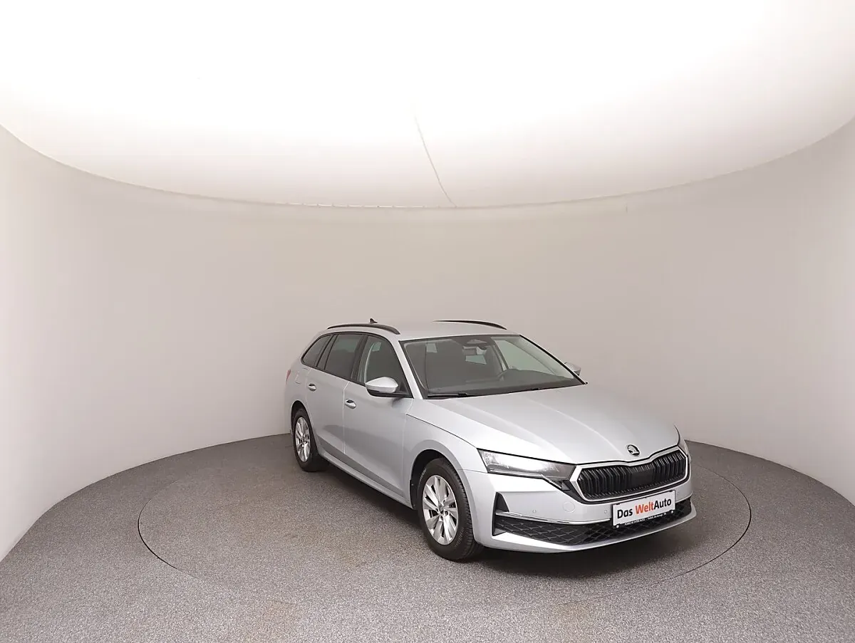 Skoda Octavia 2025 photo 2