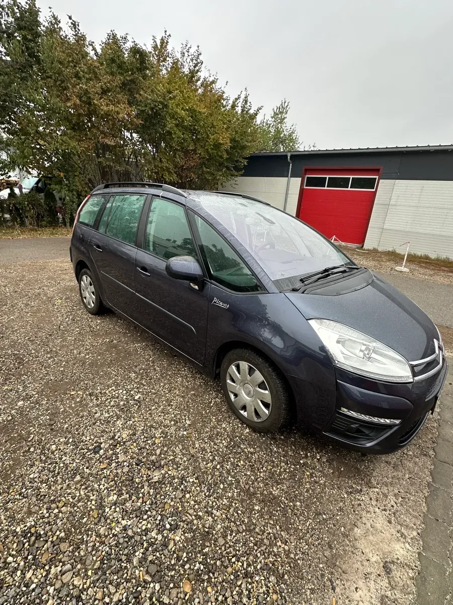 Citroen C4 Picasso 2011 photo 2