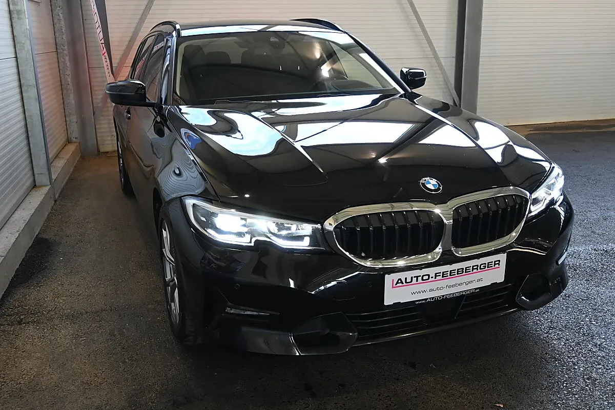 BMW 3 Series 2020 photo 3