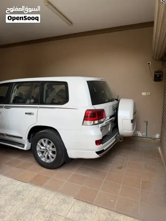 Toyota Land Cruiser 2016 photo 2