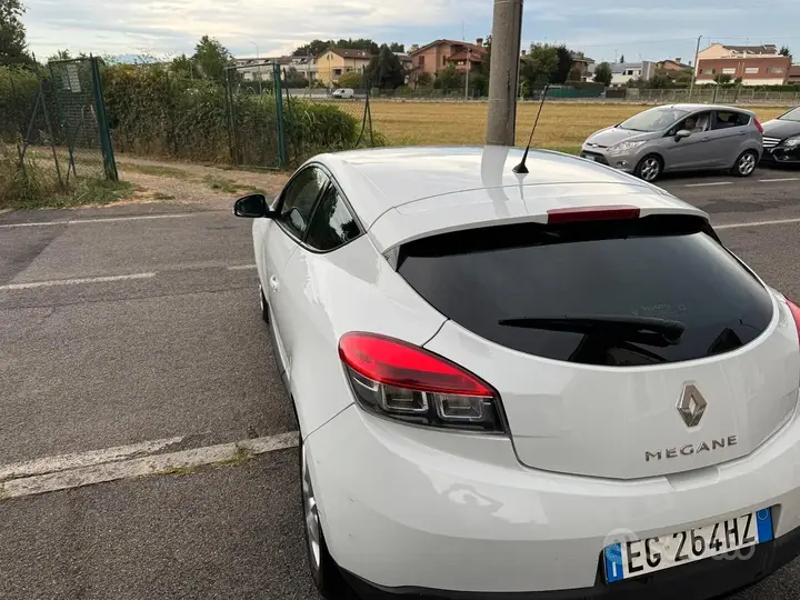 Renault Megane 2011 photo 3