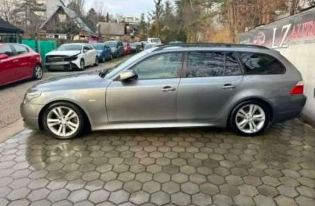 BMW 5 Series 2010 photo 3