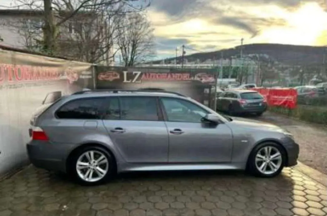 BMW 5 Series 2010 photo 2