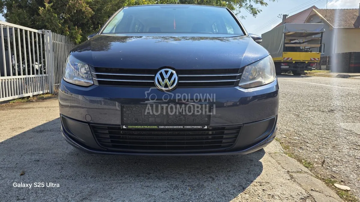Volkswagen Touran 2011 photo 5