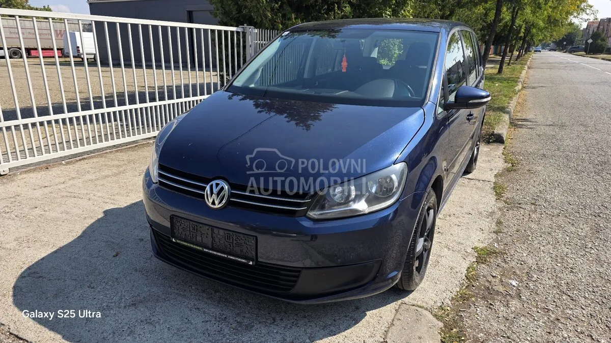 Volkswagen Touran 2011 photo 4