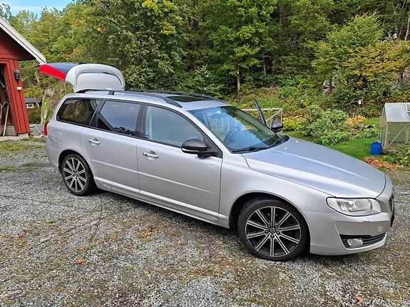 Volvo V70 2015 photo 2