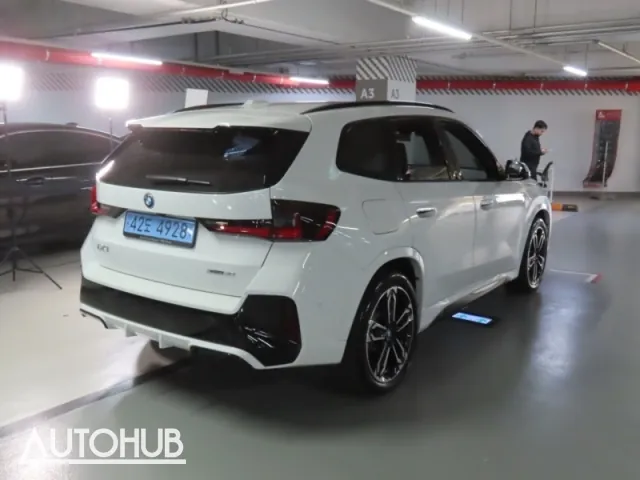 BMW Ix1 2023 photo 3