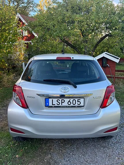 Toyota Yaris 2012 photo 3