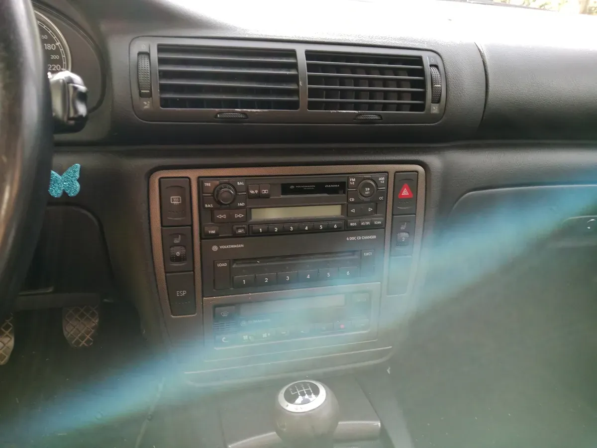 Volkswagen Passat 2002 photo 2