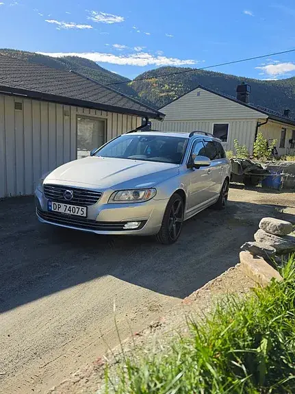Volvo V70 2015 photo 2