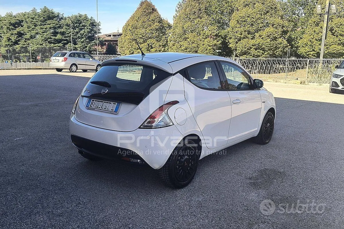 Lancia Ypsilon 2014 photo 3