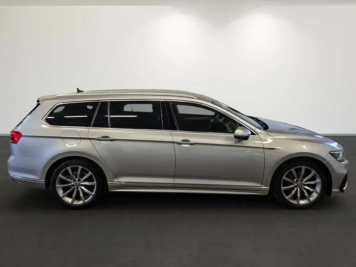 Volkswagen Passat 2023 photo 3