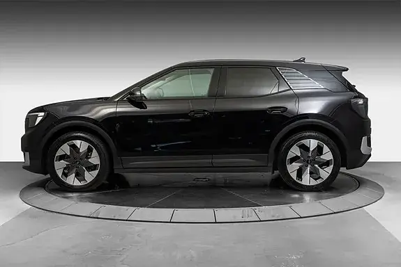 Ford Explorer 2025 photo 2