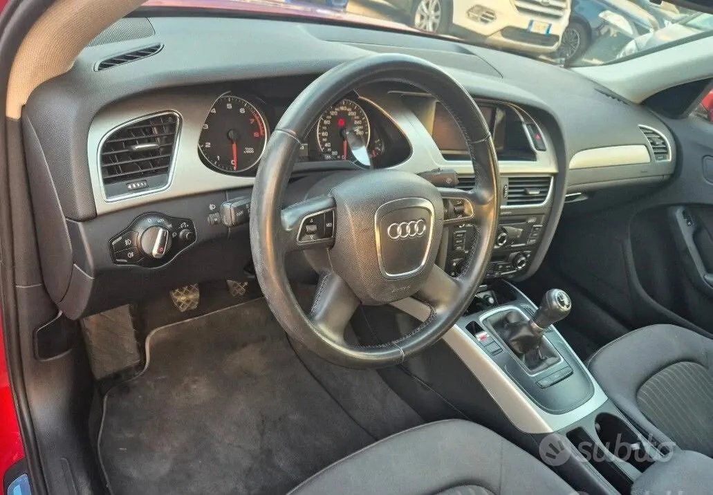Audi A4 2010 photo 5