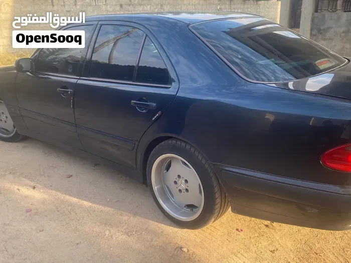 Mercedes-Benz E-Class 2001 photo 2