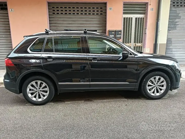 Volkswagen Tiguan 2018 photo 2