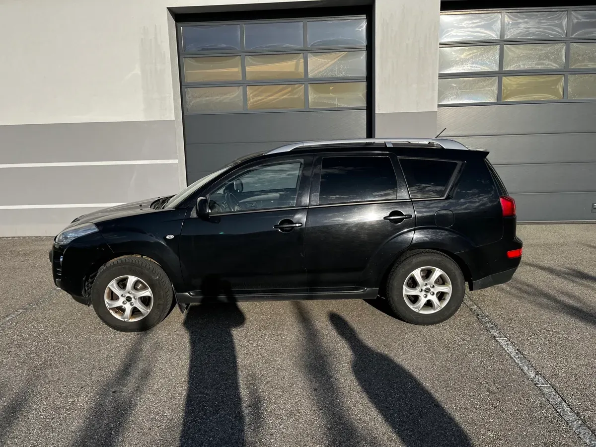 Peugeot 4007 2008 photo 3