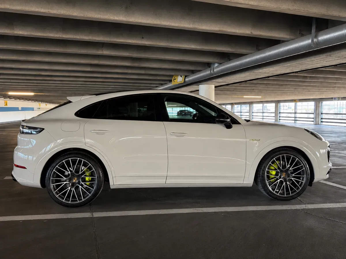 Porsche Cayenne 2022 photo 2