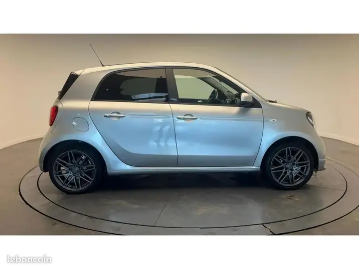 Smart Forfour 2019 photo 3