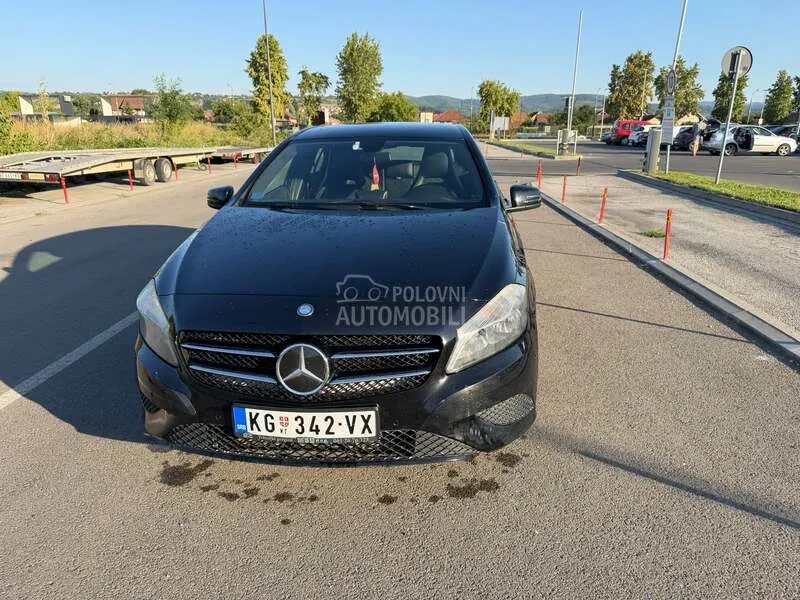 Mercedes-Benz A180 2013 photo 2