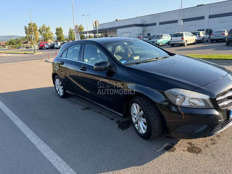 Mercedes-Benz A180 2013 photo 3