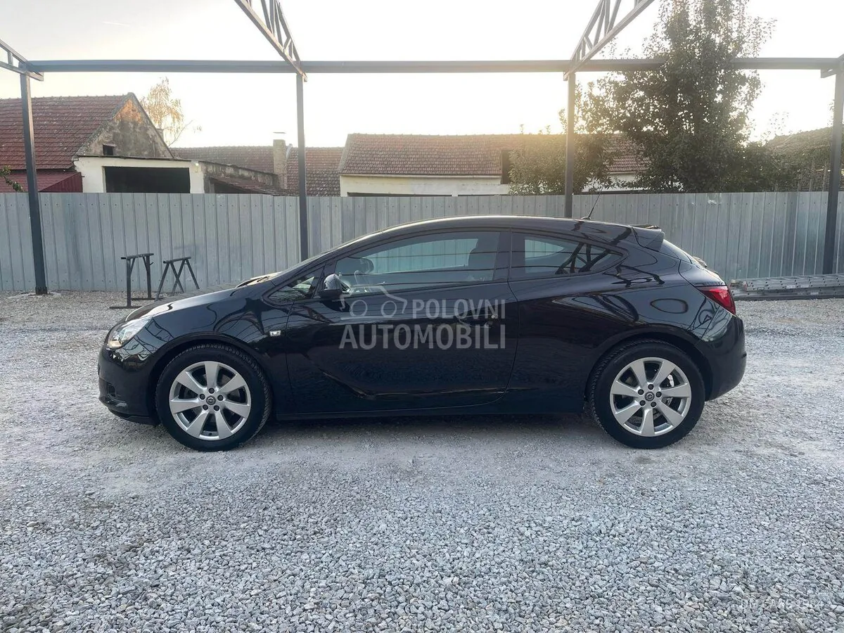 Opel Astra 2012 photo 3