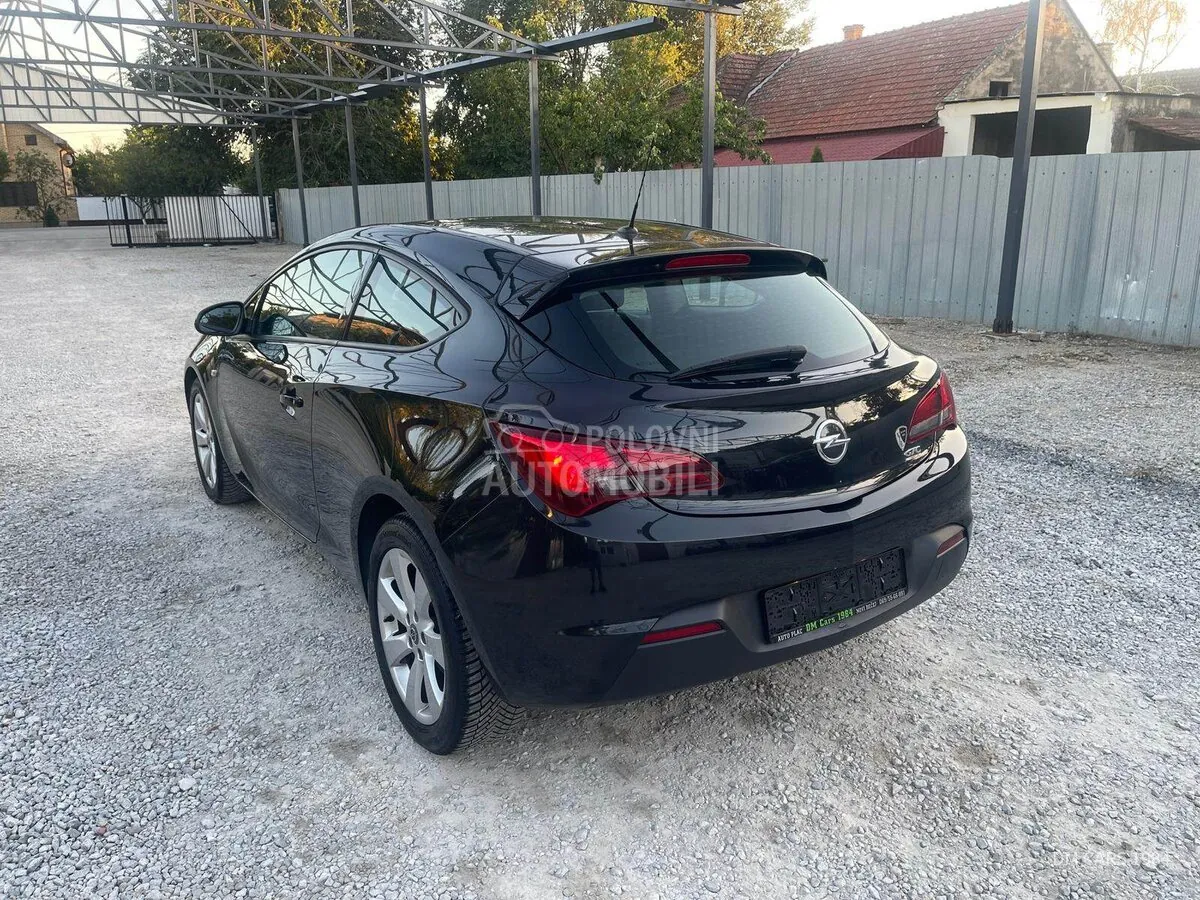 Opel Astra 2012 photo 4