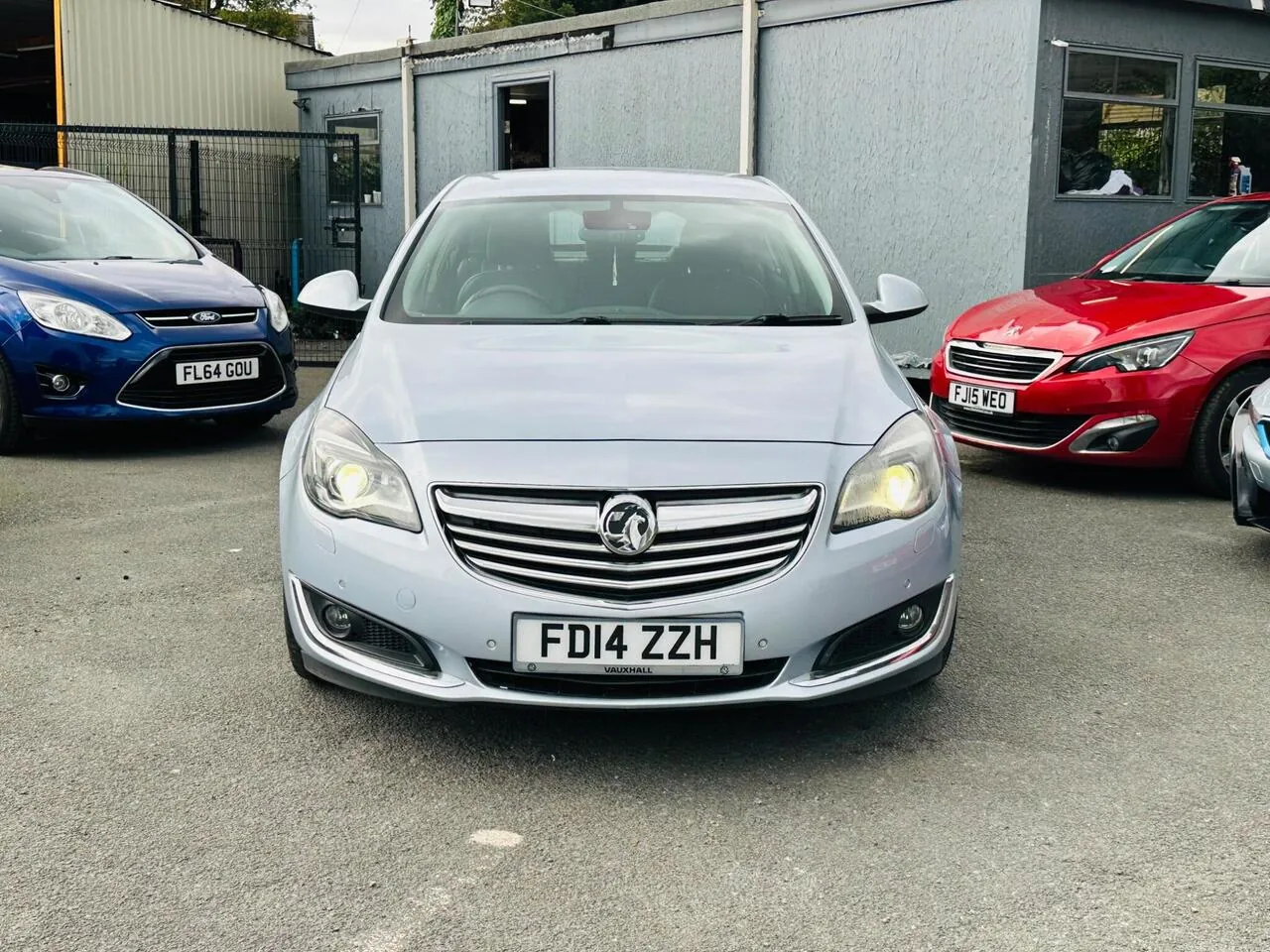 Vauxhall Insignia 2014 photo 3
