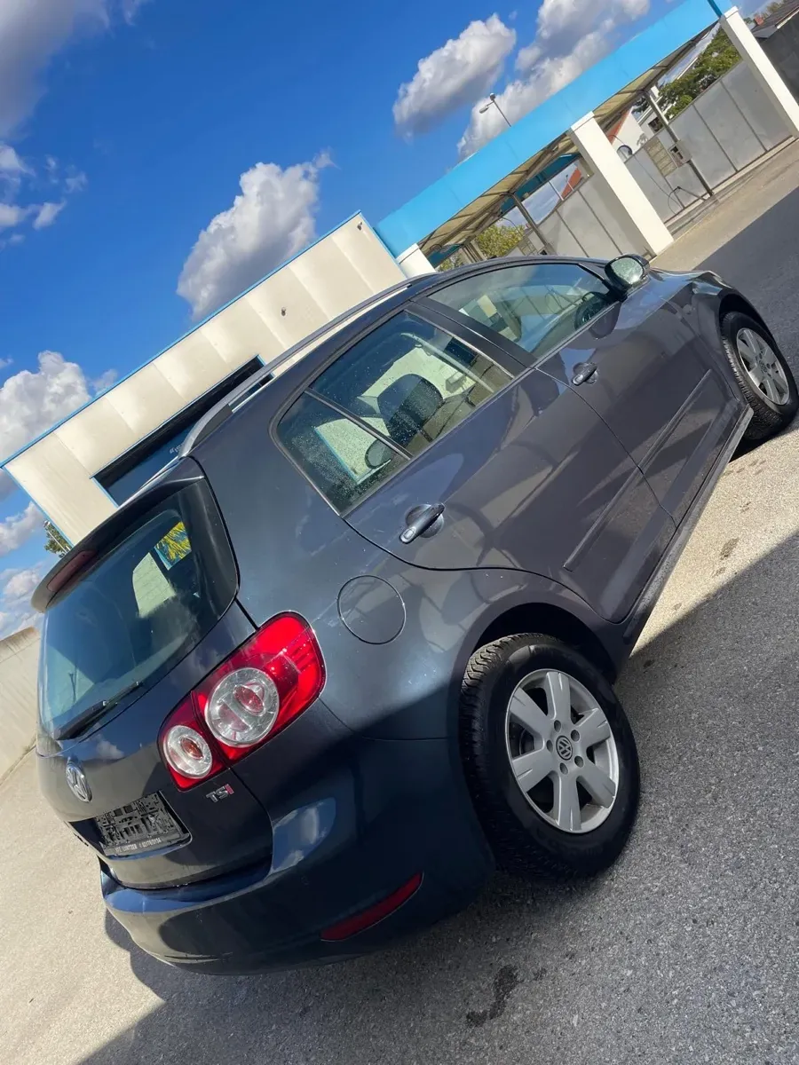 Volkswagen Golf 2011 photo 3