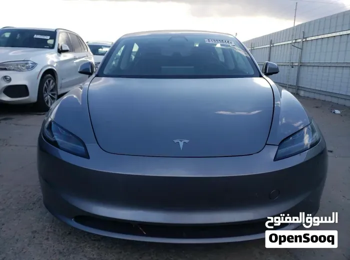 Tesla Model 3 2025 photo 4