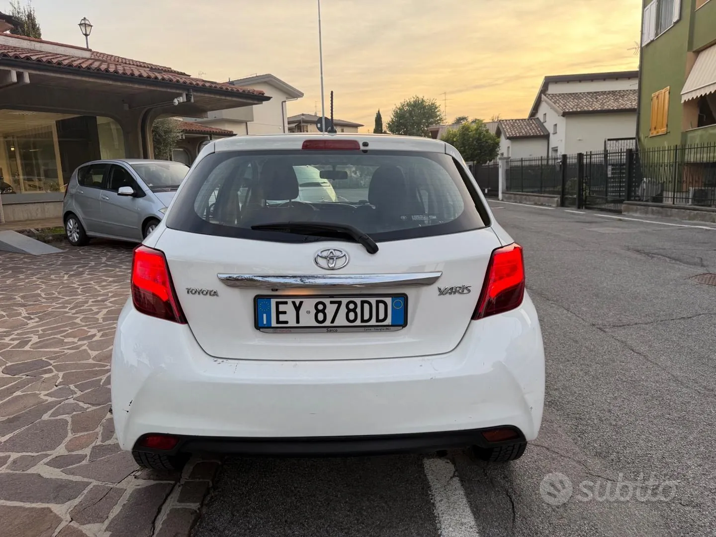 Toyota Yaris 2015 photo 3