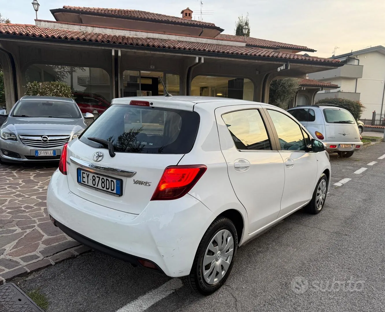 Toyota Yaris 2015 photo 4