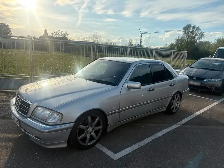 Mercedes-Benz C240