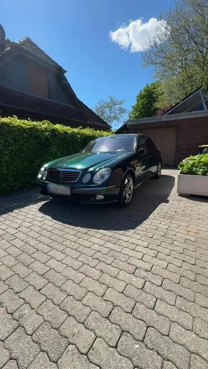 Mercedes-Benz W211