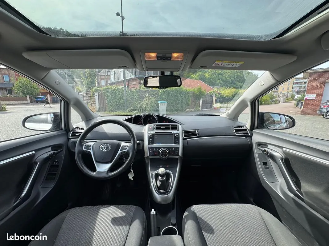 Toyota Verso 2013 photo 3