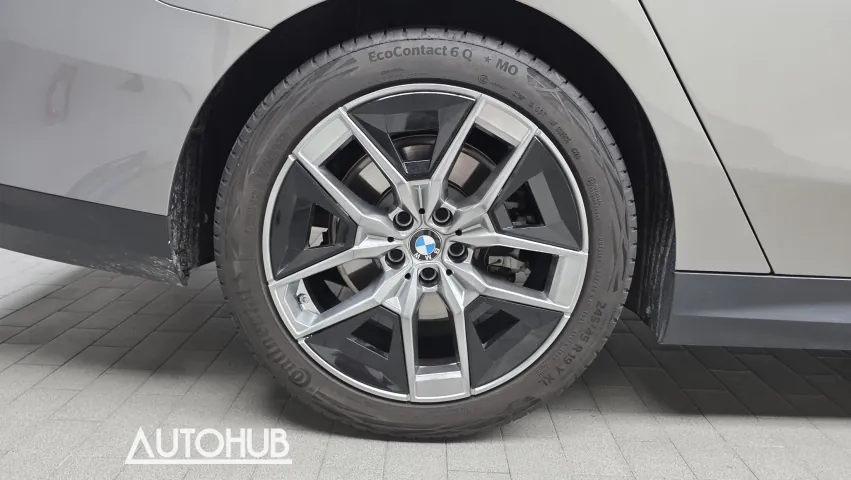 BMW 5 Series 2025 photo 4