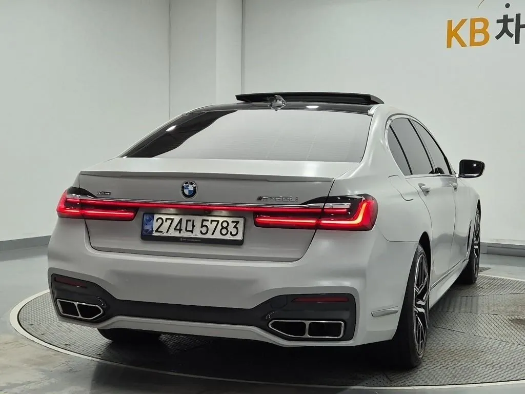 BMW 7 Series 2016 photo 3